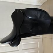 Dressuur zadel 17,5 inch