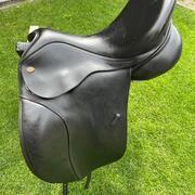 Kent en Masters dressuurzadel 17,5 inch MW