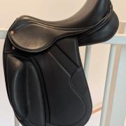 Arturo top dressuurzadel 17,5 inch NIEUW STAAT