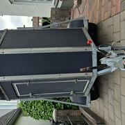 Nette anderhalf paards trailer