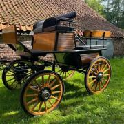 mooie houten 'Van den Heuvel' koets