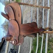 Crates western zadel 