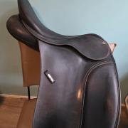 Wintec 17,5 dressuurzadel 