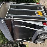 Fijne (1,5) polyester/alu paardentrailer xx-trail MAXX