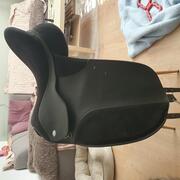 Te koop thorowgood T4 17,5 inch dressuur 
