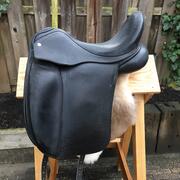 Custom Everest dressuurzadel