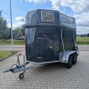 Sluis Westtrailers 2-paards trailer – volledig gerestaureerd