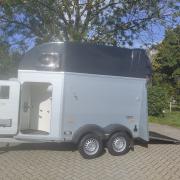 zgan aluminium humbaur single 1600 met zadelkamer  
