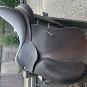 Wintec veelzijdigheidszadel 17,5 inch bruin 