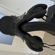 Zadel dressuur 17,5 inch medium wide 