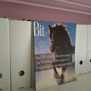 Twaalf jaargangen Bit in tijdschrifthouders