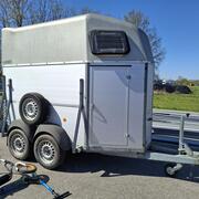 Boeckmann 1,5-paards trailer met zadelkamer
