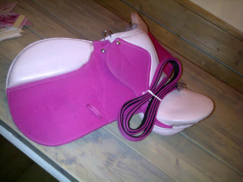 Roze zadel te koop Bokt.nl