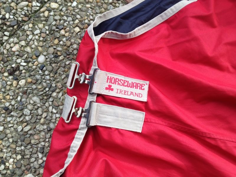 Rode Amigo regendeken 0 gram 195 cm Bokt.nl