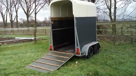 Nette paards trailer | Bokt.nl