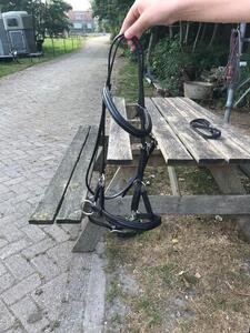 Bitloze western hoofdstellen uit leder