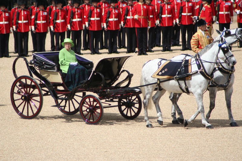 Bestand:Trooping the colour Elizabeth II.jpg