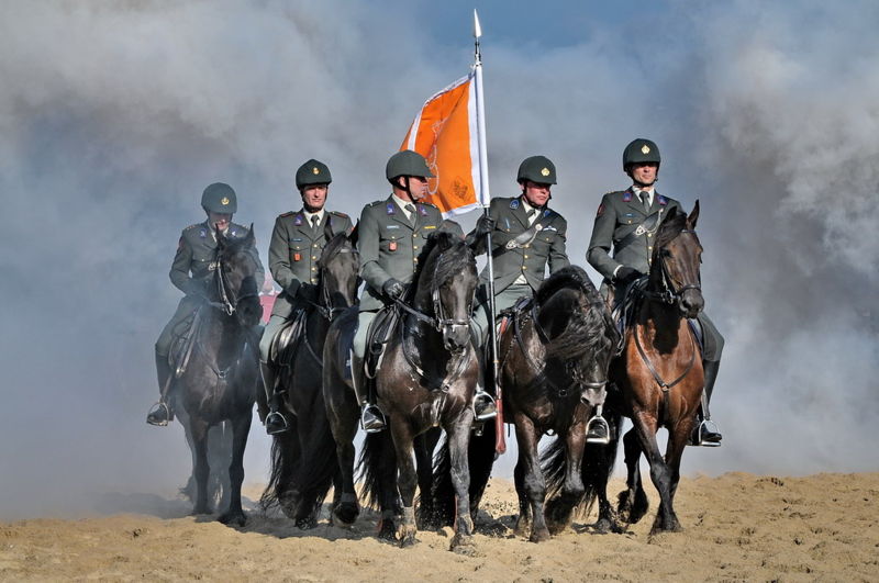 Bestand:Cavalerie ere escorte prinsjesdag2008.jpg